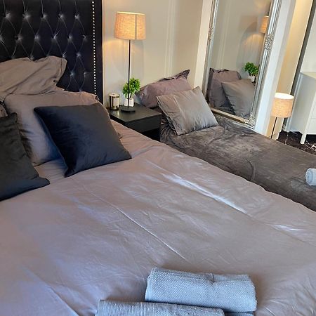 Luxurious Modern Room In Central Oslo - Eur 4K Expensive Bed And 82" Cinematic Tv 外观 照片