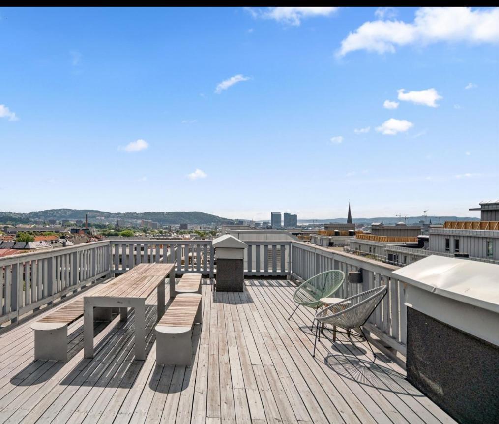 Luxurious Modern Room In Central Oslo - Eur 4K Expensive Bed And 82" Cinematic Tv 外观 照片