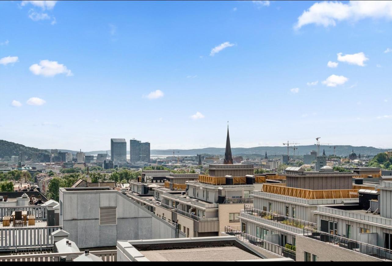 Luxurious Modern Room In Central Oslo - Eur 4K Expensive Bed And 82" Cinematic Tv 外观 照片