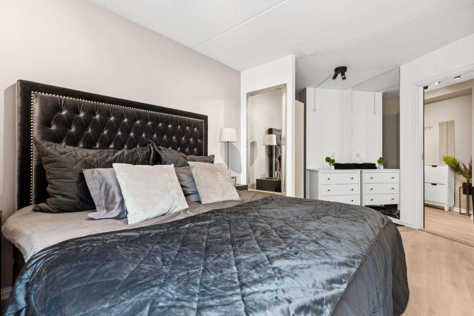 Luxurious Modern Room In Central Oslo - Eur 4K Expensive Bed And 82" Cinematic Tv 外观 照片