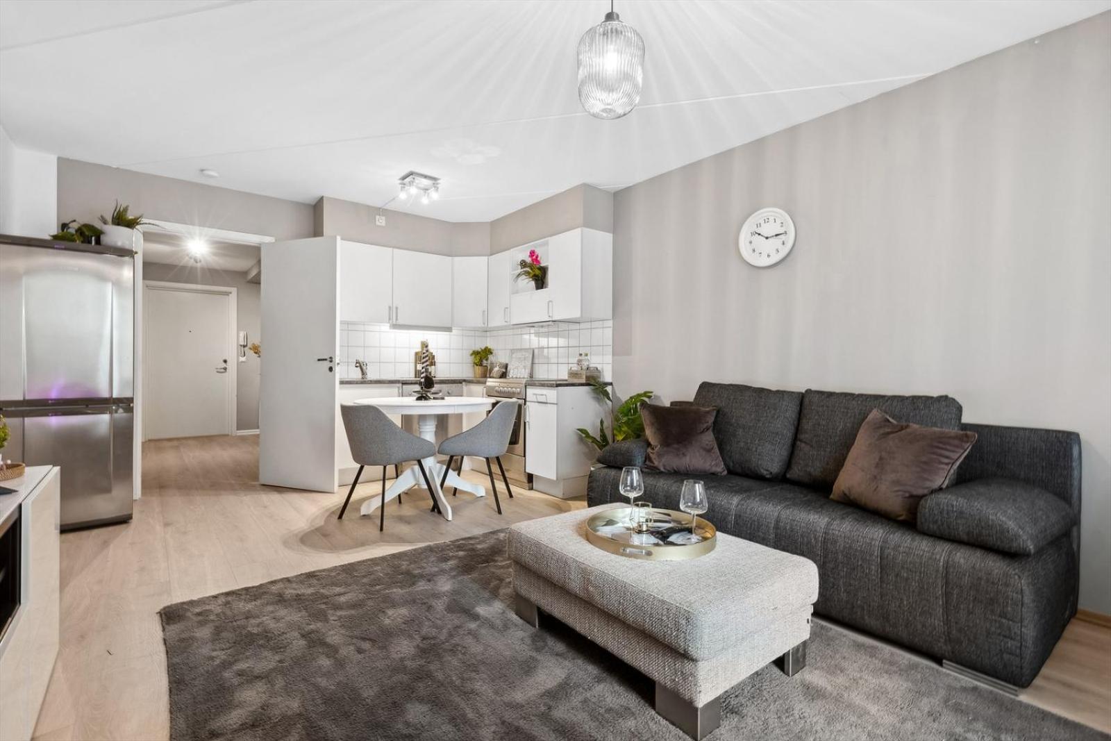 Luxurious Modern Room In Central Oslo - Eur 4K Expensive Bed And 82" Cinematic Tv 外观 照片
