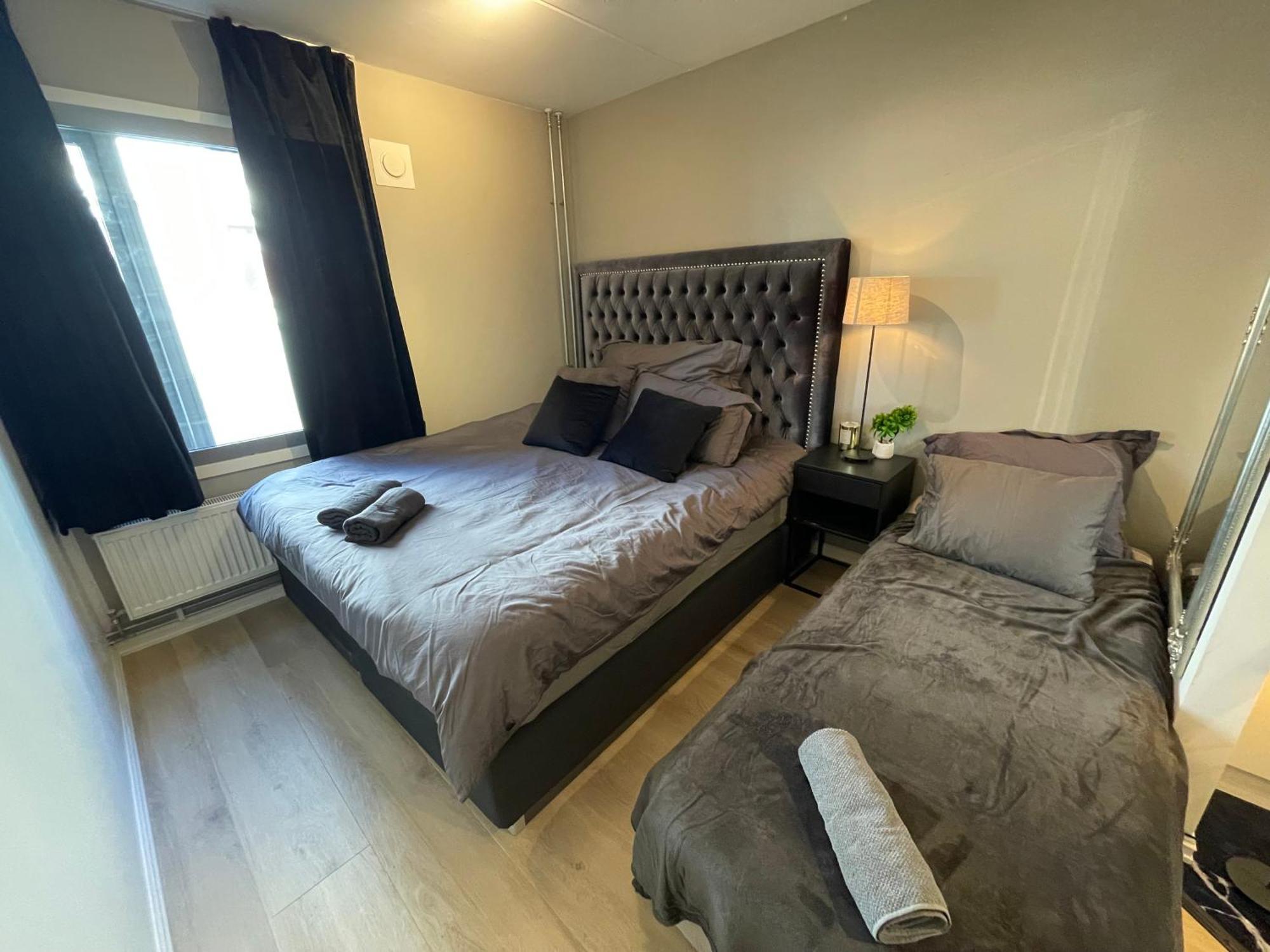 Luxurious Modern Room In Central Oslo - Eur 4K Expensive Bed And 82" Cinematic Tv 外观 照片