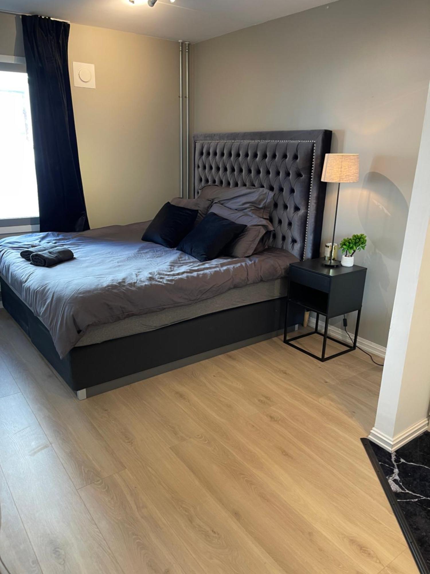 Luxurious Modern Room In Central Oslo - Eur 4K Expensive Bed And 82" Cinematic Tv 外观 照片